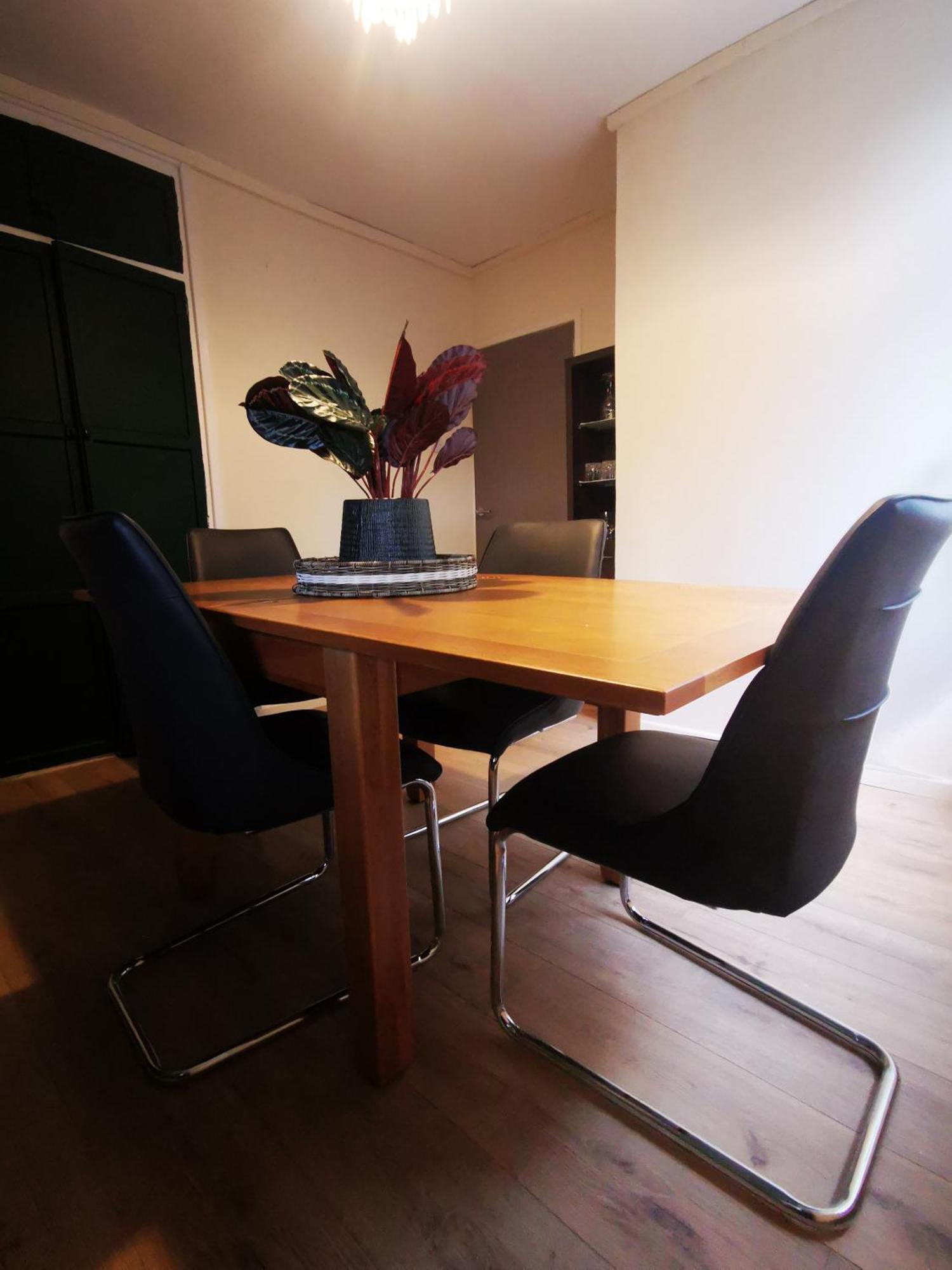 Entire 1 Bed Spacious Apartment, Private Balcony & Study Room Near City Whitehouse  Exterior photo