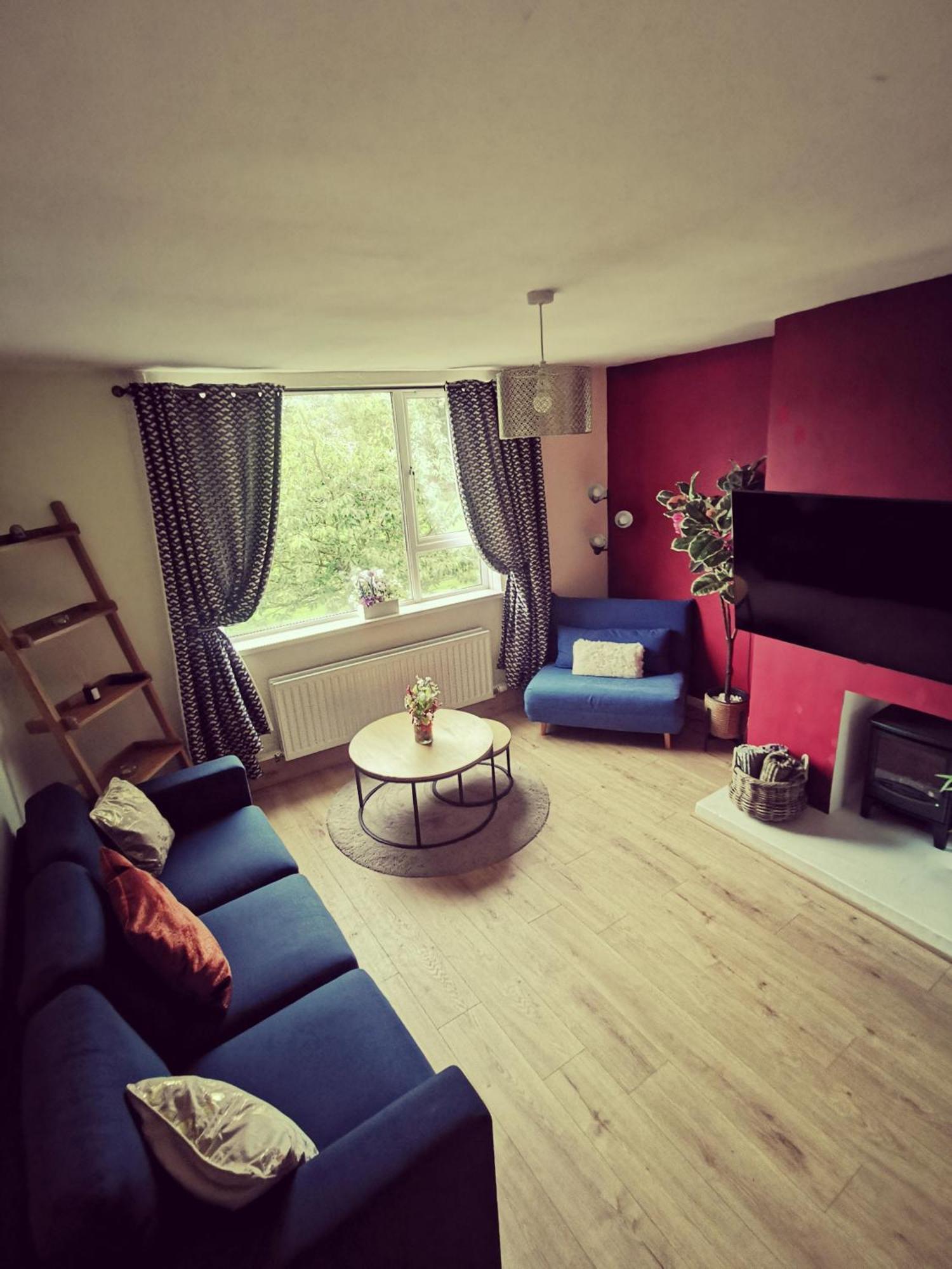 Entire 1 Bed Spacious Apartment, Private Balcony & Study Room Near City Whitehouse  Exterior photo